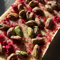 White 30% Raspberry & Pistachio 100g Bar