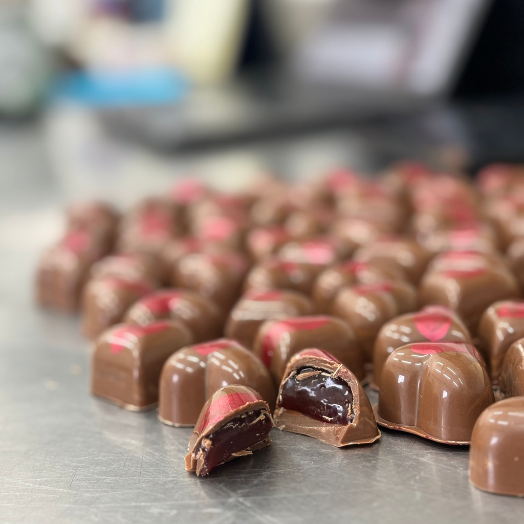 Milk 34% Raspberry Caramel Hearts