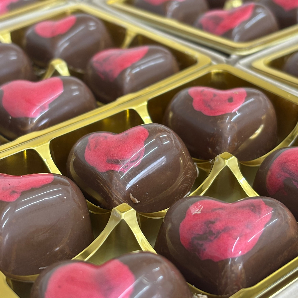 Milk 34% Raspberry Caramel Hearts